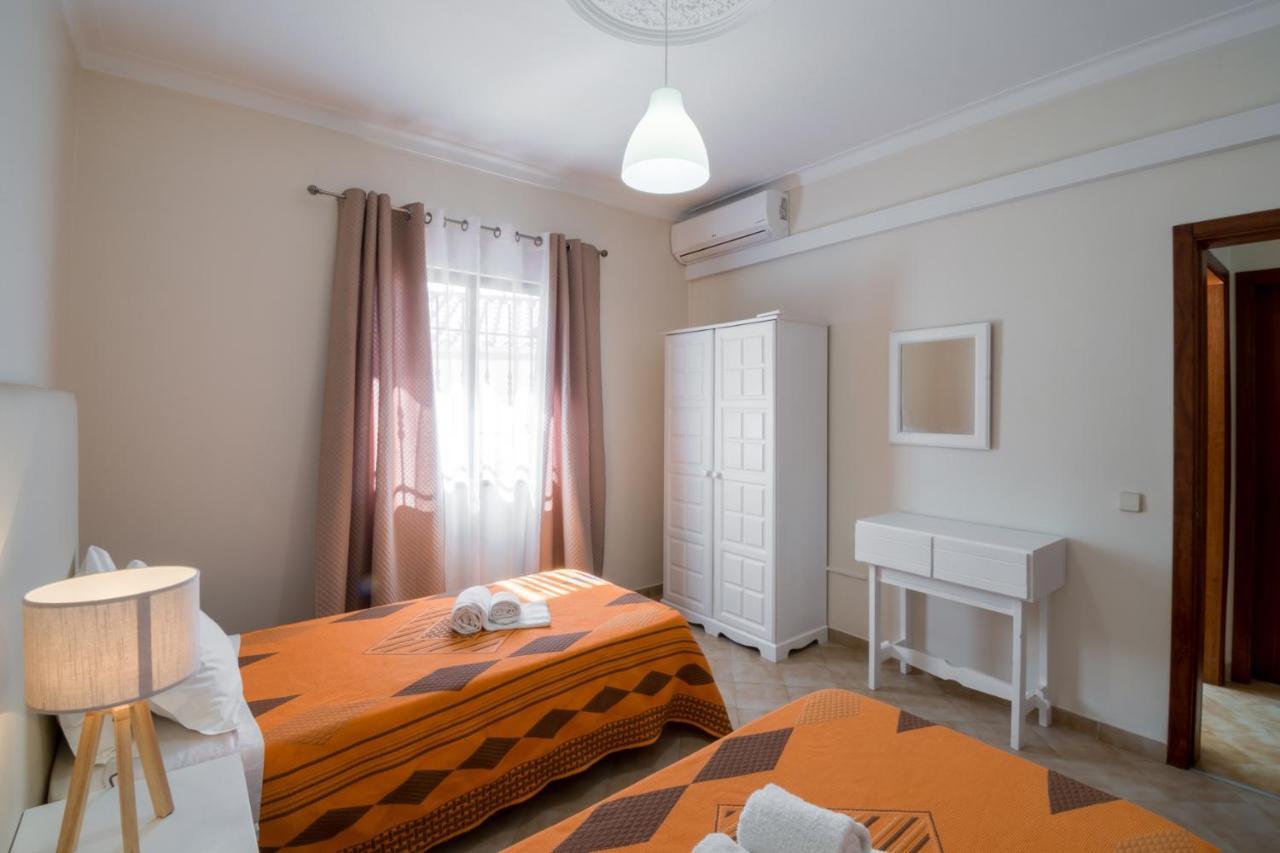 Apartamentos Pinto Quarteira Buitenkant foto