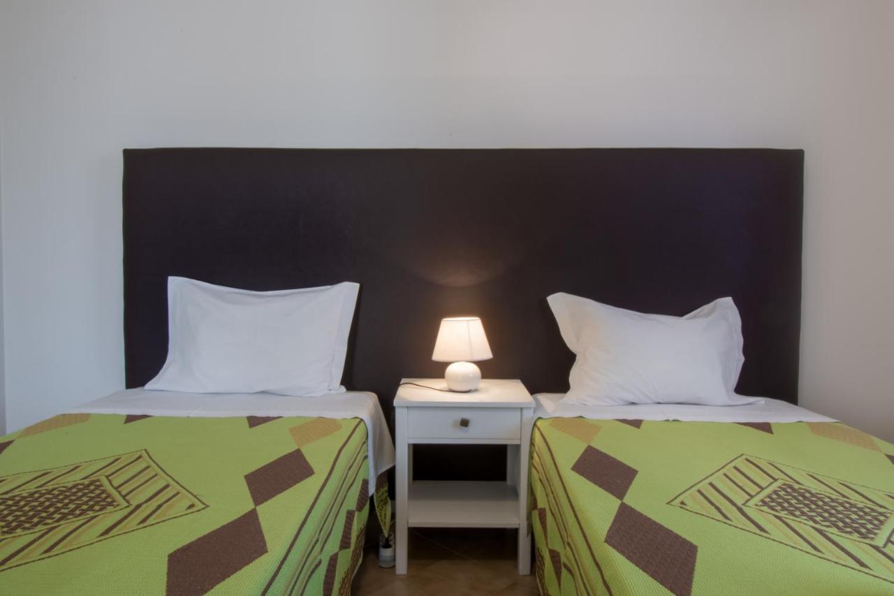 Apartamentos Pinto Quarteira Buitenkant foto