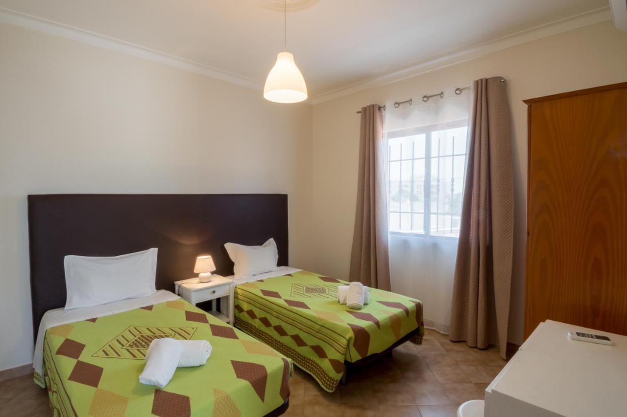 Apartamentos Pinto Quarteira Buitenkant foto